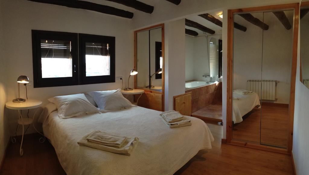Habitaciones Con Encanto - Cal Alejandro Montsonis Exterior photo